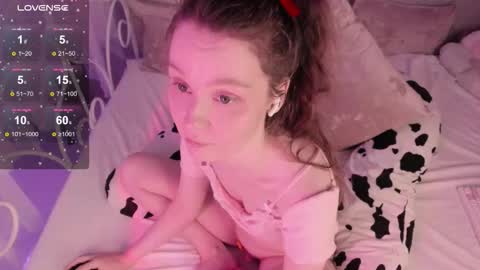 Snapshot of alice_kinky_girl chatting on 01-09-26, 09:16 Alice online show from 01-09-26, 09:16