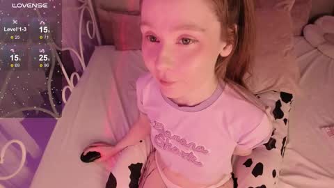 Snapshot of alice_kinky_girl chatting on 01-17-26, 02:49 Alice online show from 01-17-26, 02:49