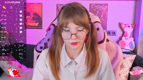 Snapshot of alice_langley chatting on 12-04-24, 12:03 Alice 3 online show from 12-04-24, 12:03