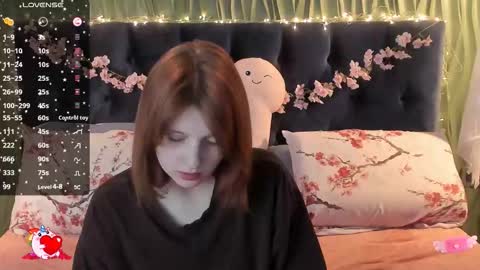 Snapshot of alice_langley chatting on 11-02-25, 11:23 Alice 3 online show from 11-02-25, 11:23