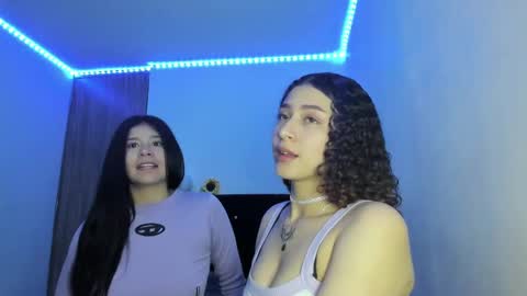 Snapshot of alice_martinez_ chatting on 02-26-25, 11:15 alice and amber online show from 02-26-25, 11:15