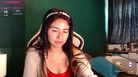 Snapshot of alice_middle01 chatting on 04-28-26, 04:01 Alice online show from 04-28-26, 04:01