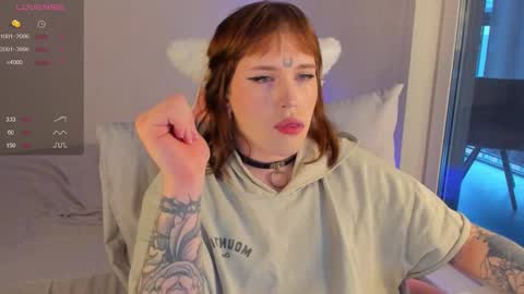 Snapshot of alice_moonshard chatting on 10-18-25, 12:28 Alice online show from 10-18-25, 12:28