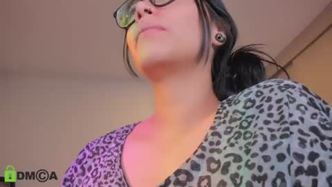Snapshot of alice_rausing chatting on 06-30-26, 07:42 ONLINE - GMT-5 MON TO FRI online show from 06-30-26, 07:42