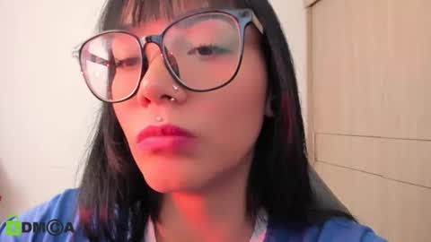 Snapshot of alice_rausing chatting on 07-09-26, 01:59 ONLINE - GMT-5 MON TO FRI online show from 07-09-26, 01:59