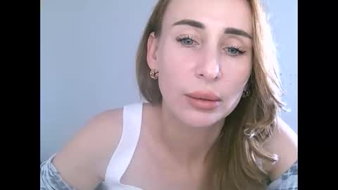 Snapshot of alice_sewx chatting on 09-17-25, 12:07 Alice Sewx online show from 09-17-25, 12:07