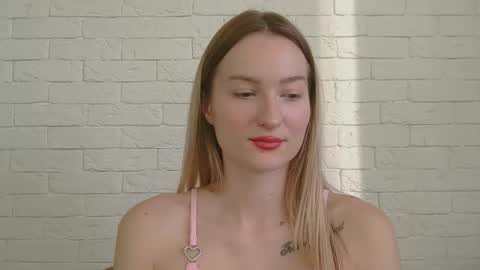 Snapshot of alice_sweet_01 chatting on 11-03-25, 01:23 Alice online show from 11-03-25, 01:23