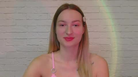 Snapshot of alice_sweet_01 chatting on 11-04-25, 05:45 Alice online show from 11-04-25, 05:45