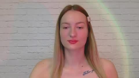 Snapshot of alice_sweet_01 chatting on 11-07-25, 03:45 Alice online show from 11-07-25, 03:45