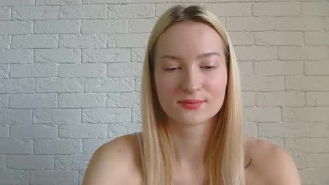 Snapshot of alice_sweet_01 chatting on 03-05-26, 11:06 Alice online show from 03-05-26, 11:06