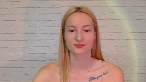 Snapshot of alice_sweet_01 chatting on 06-16-26, 06:21 Alice online show from 06-16-26, 06:21