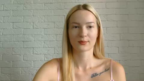 Snapshot of alice_sweet_01 chatting on 07-12-26, 08:05 Alice online show from 07-12-26, 08:05