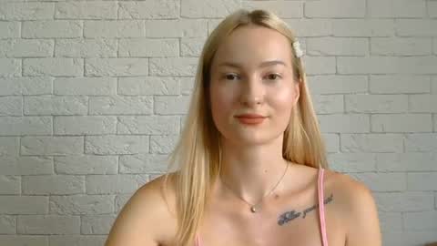 Snapshot of alice_sweet_01 chatting on 07-16-26, 11:16 Alice online show from 07-16-26, 11:16