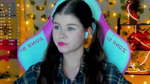 Alice online show from 11-22-25, 05:34