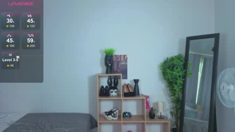Snapshot of alice_tamm chatting on 06-05-26, 02:12 Alice online show from 06-05-26, 02:12