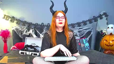 Snapshot of aliceallisons chatting on 10-25-25, 06:57 Alice online show from 10-25-25, 06:57