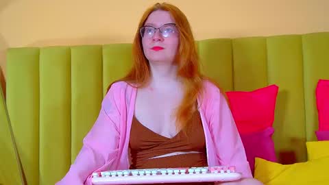 Snapshot of aliceallisons chatting on 11-27-25, 07:05 Alice online show from 11-27-25, 07:05