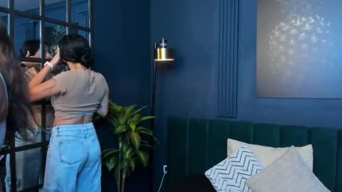 Snapshot of aliceandsia chatting on 11-04-25, 07:24 Alice and Asia online show from 11-04-25, 07:24