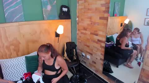 Snapshot of aliceandsia chatting on 12-03-25, 07:01 Alice and Asia online show from 12-03-25, 07:01