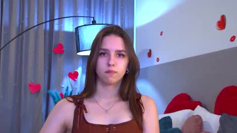 Snapshot of aliceatkin chatting on 07-20-26, 06:17 Alice online show from 07-20-26, 06:17
