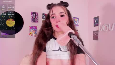 Snapshot of alicebonam chatting on 12-18-25, 05:19 Alice online show from 12-18-25, 05:19