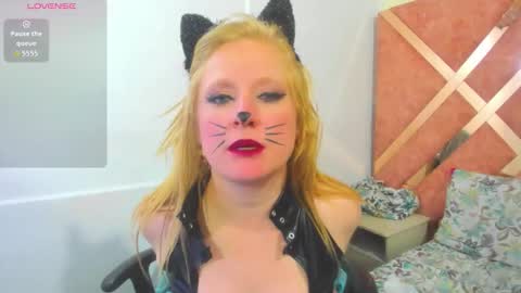 Snapshot of alicecat01 chatting on 11-30-25, 06:23 alicecat01 online show from 11-30-25, 06:23