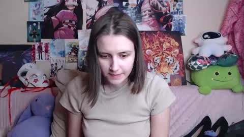 Snapshot of alicechio chatting on 11-27-25, 11:40 alice online show from 11-27-25, 11:40