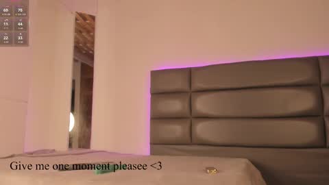 Snapshot of aliceclark__ chatting on 10-12-25, 11:53 Alice online show from 10-12-25, 11:53