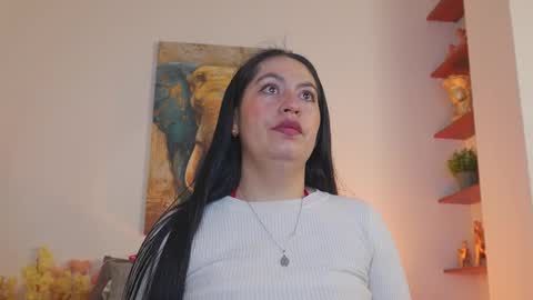 Snapshot of alicecorner chatting on 12-17-25, 12:11 Alice Corner online show from 12-17-25, 12:11