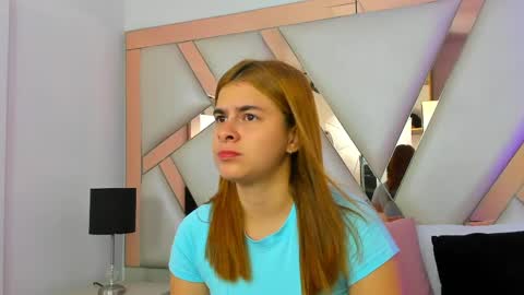 Snapshot of alicecruuz chatting on 05-26-26, 12:01 AliceCruz online show from 05-26-26, 12:01