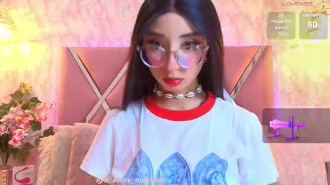 Snapshot of alicee1_ chatting on 09-14-25, 10:42 Aliice online show from 09-14-25, 10:42