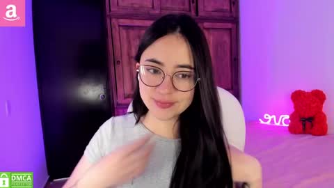Snapshot of alicee_2 chatting on 05-21-26, 05:42 Aliceee .. 97YP9VWGZHrefnav wishlist lists 1 online show from 05-21-26, 05:42
