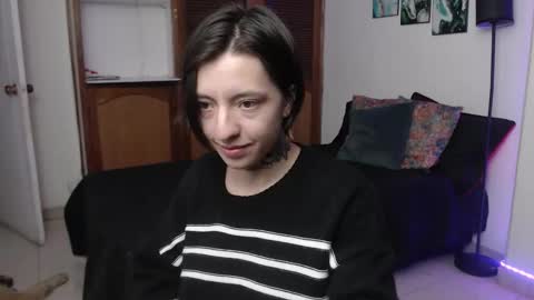 alicee_logan_ online show from 11-05-25, 02:22