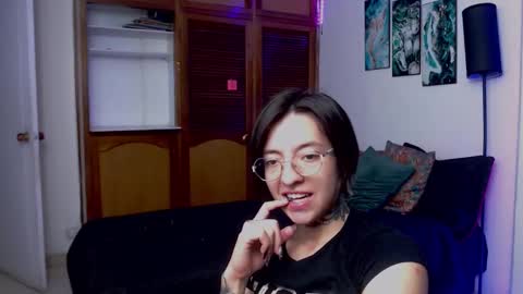 alicee_logan_ online show from 11-12-25, 02:01