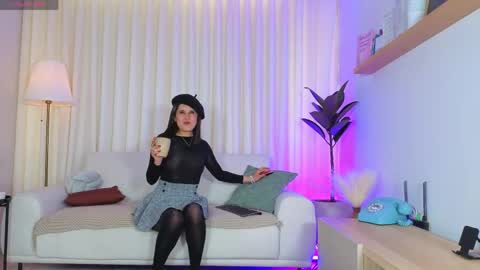 Snapshot of alicee_milf_ chatting on 05-26-26, 01:40 Aleja online show from 05-26-26, 01:40