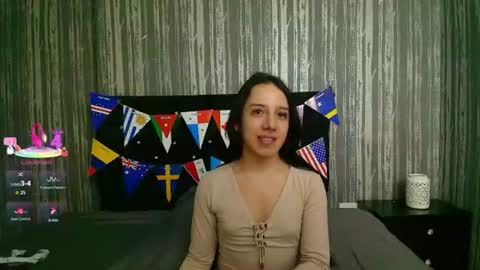 Snapshot of alicee_moonn chatting on 06-14-26, 05:15 alicee_moonn online show from 06-14-26, 05:15