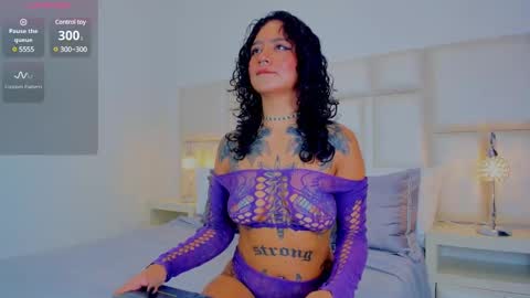 Snapshot of alicegould chatting on 01-25-25, 11:44 alicegould online show from 01-25-25, 11:44