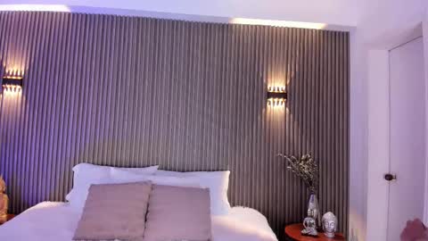 Alice  online show from 10-10-25, 04:11