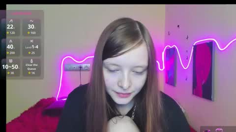 Snapshot of alicehariss chatting on 09-10-25, 01:05 Alie online show from 09-10-25, 01:05