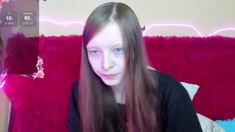 Snapshot of alicehariss chatting on 12-14-25, 03:12 Alie online show from 12-14-25, 03:12