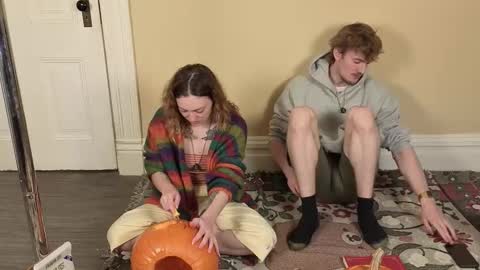 AliceInAceland online show from 10-25-25, 06:35