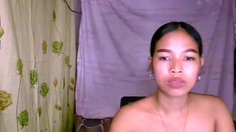 aliceinthewonderland21 online show from 12-20-25, 12:45