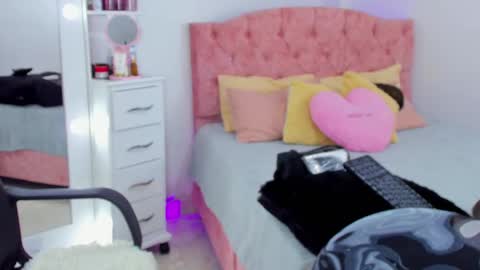 Snapshot of alicekiing_ chatting on 02-12-25, 03:07 ALICEKIING online show from 02-12-25, 03:07