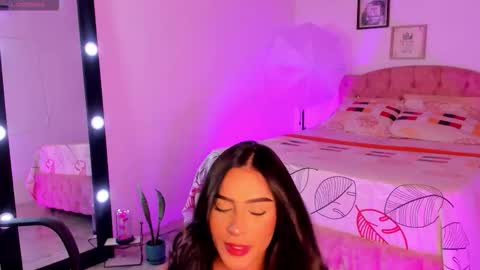 Snapshot of alicekiing_ chatting on 09-26-25, 03:54 ALICEKIING online show from 09-26-25, 03:54