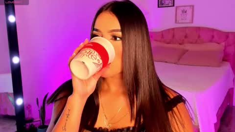 Snapshot of alicekiing_ chatting on 11-11-25, 02:33 ALICEKIING online show from 11-11-25, 02:33