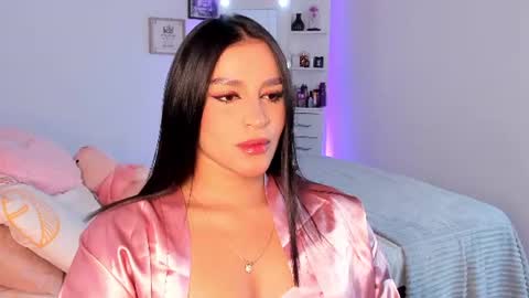 Snapshot of alicekiing_ chatting on 06-25-26, 04:56 ALICEKIING online show from 06-25-26, 04:56