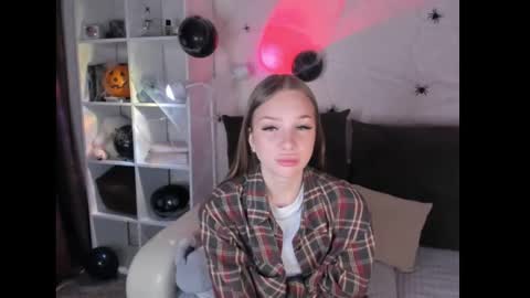 Snapshot of alicelababy_ chatting on 10-27-25, 04:16 Alice online show from 10-27-25, 04:16