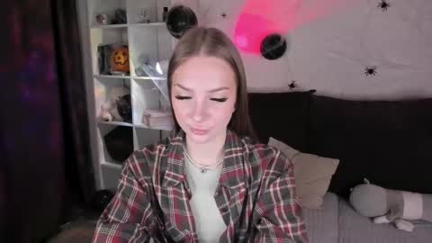 Snapshot of alicelababy_ chatting on 10-30-25, 04:36 Alice online show from 10-30-25, 04:36