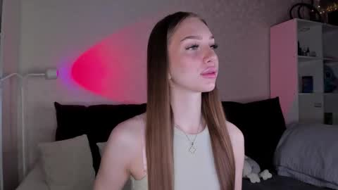 Snapshot of alicelababy_ chatting on 11-21-25, 04:44 Alice online show from 11-21-25, 04:44