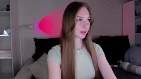 Snapshot of alicelababy_ chatting on 11-22-25, 04:22 Alice online show from 11-22-25, 04:22